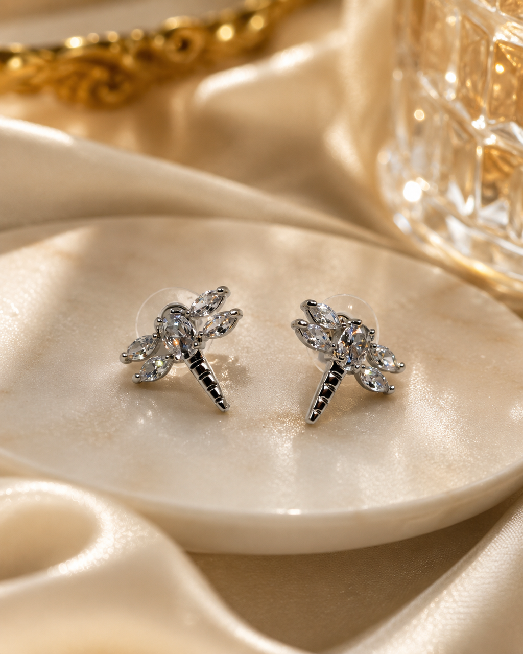 Dragonfly studs