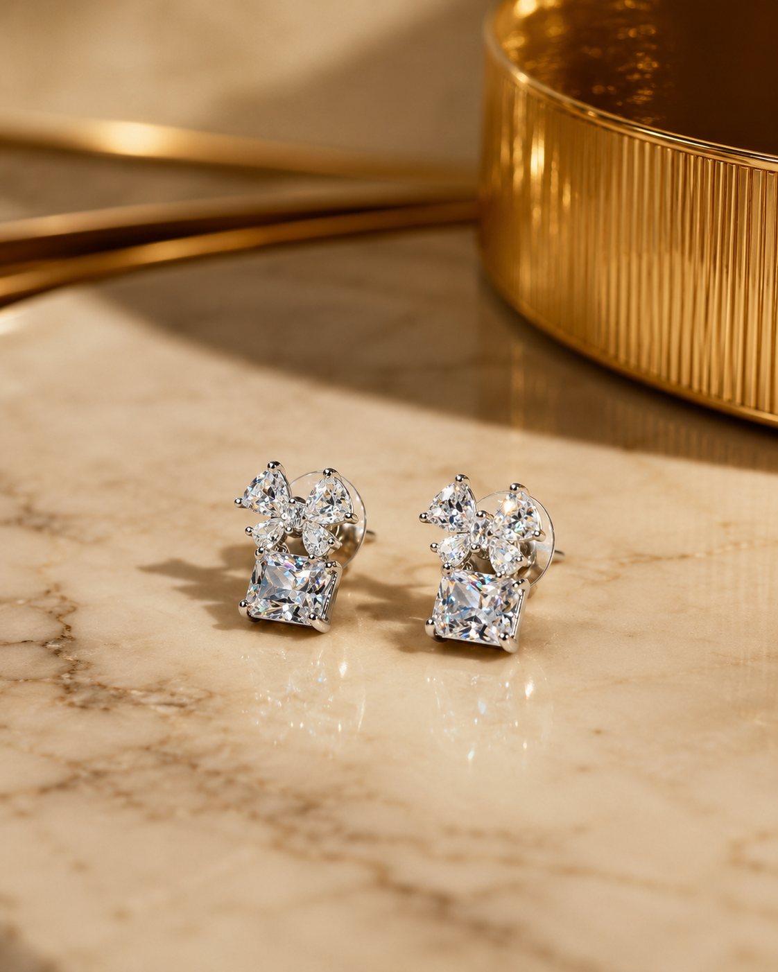 Daimond Bow sparkle earrings