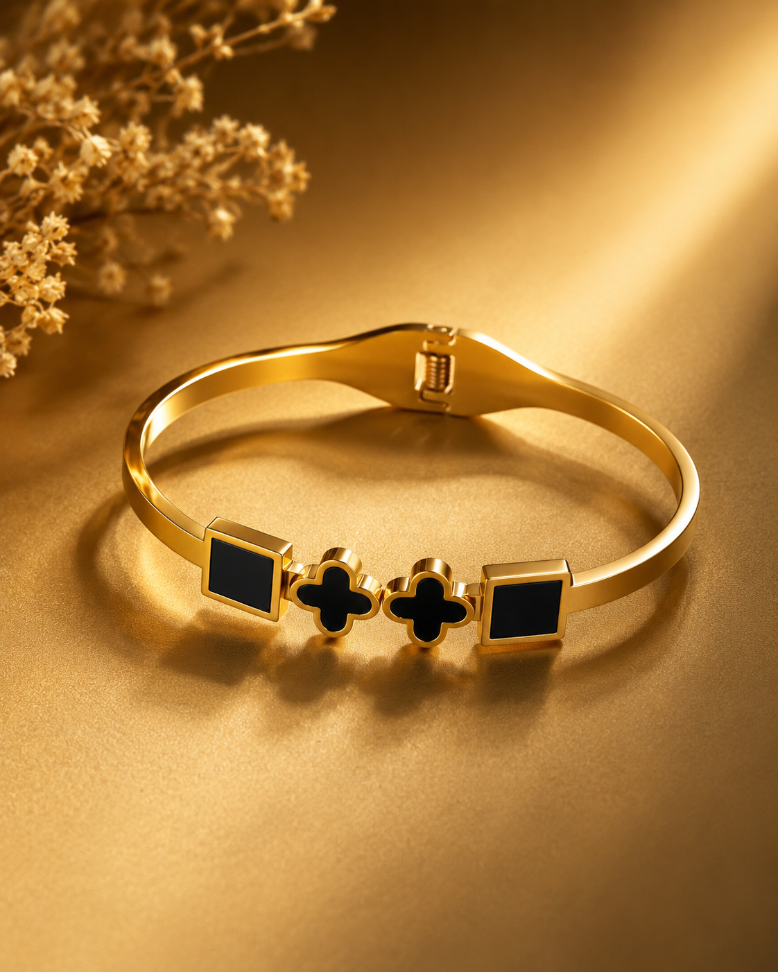 Black elegant charm bracelet