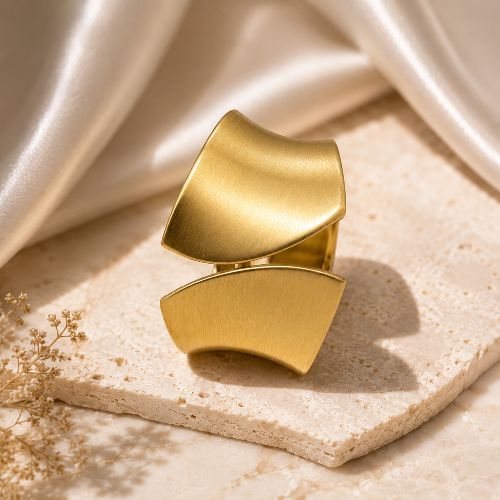 Curve statement bangle( matte finish)
