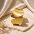 Curve statement bangle( matte finish)