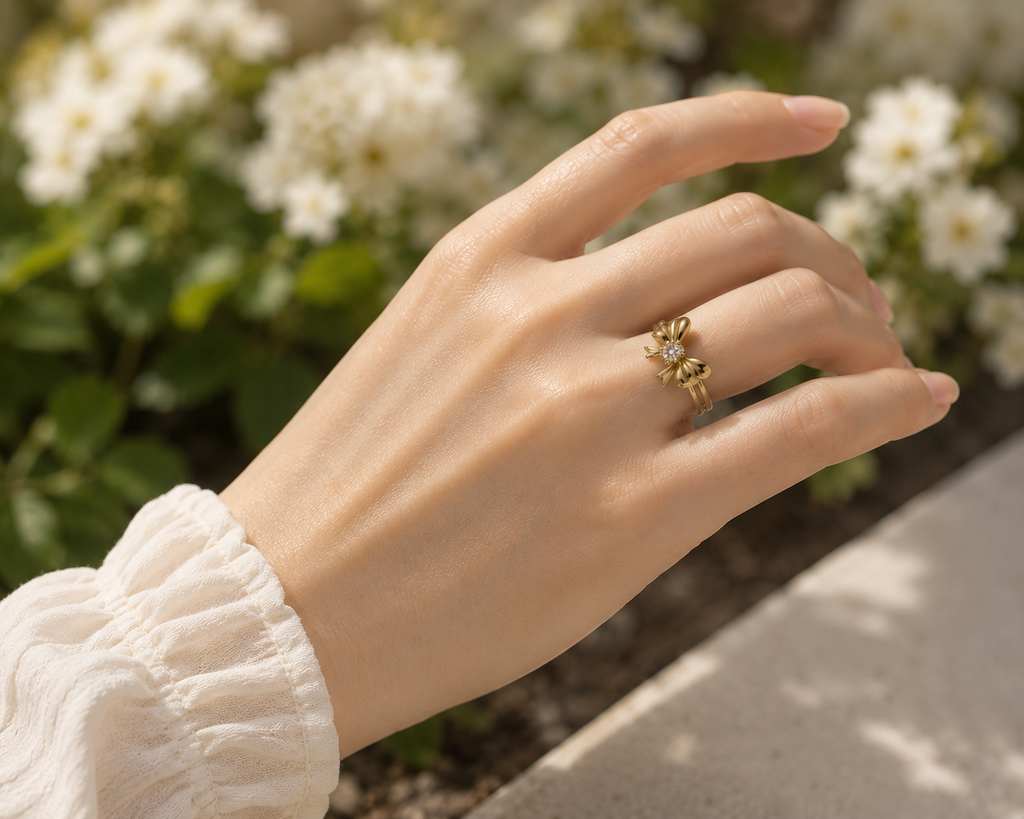 Bow daimond ring