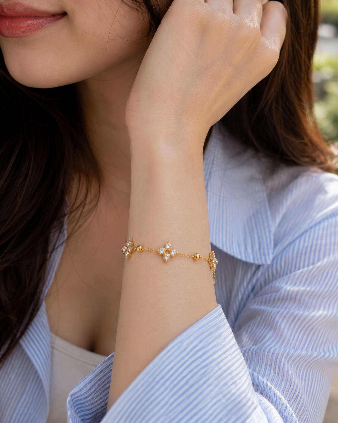 Minimal Floral crystal bracelet