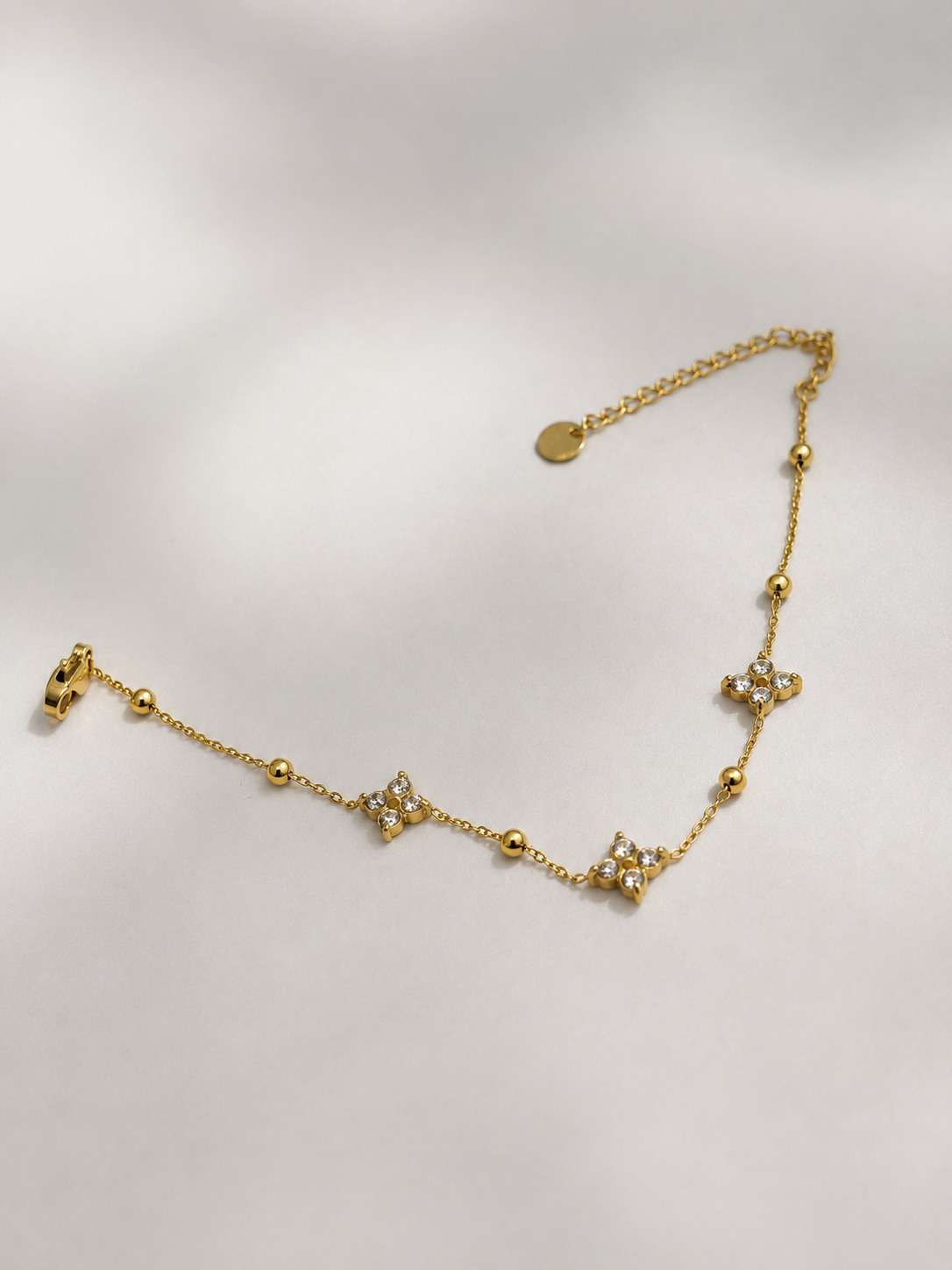 Minimal Floral crystal bracelet