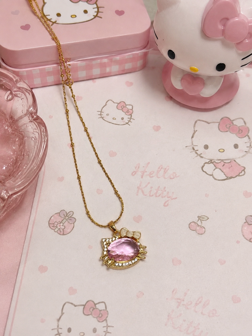 Hello kitty necklace