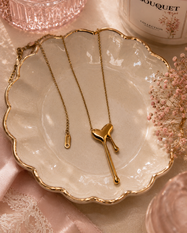 Melting heart necklace